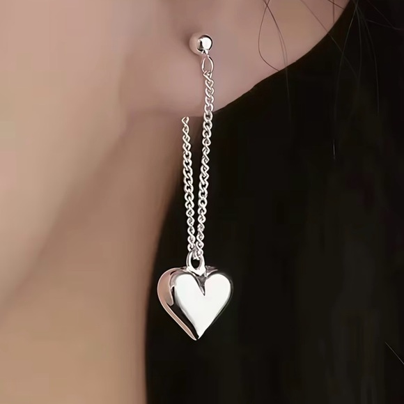 Jewelry - Elegant Silver Heart Drop Earrings